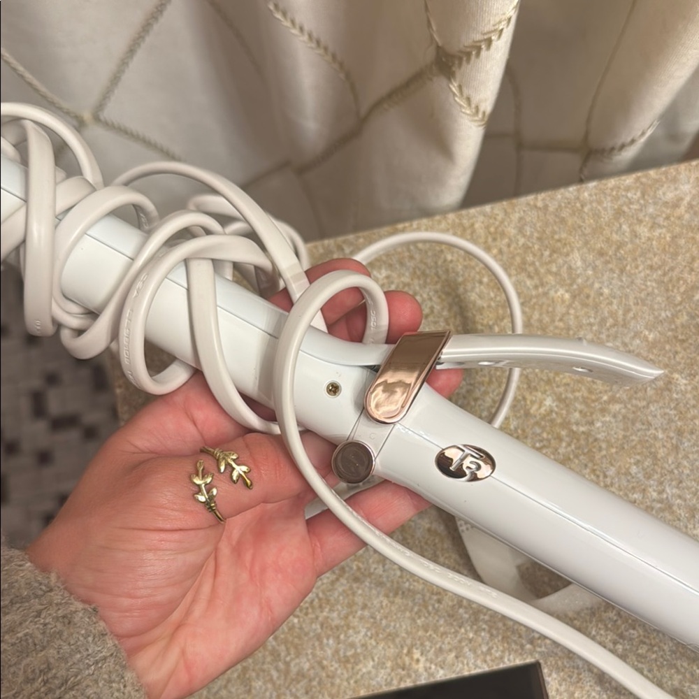 T3 White Curling Iron
